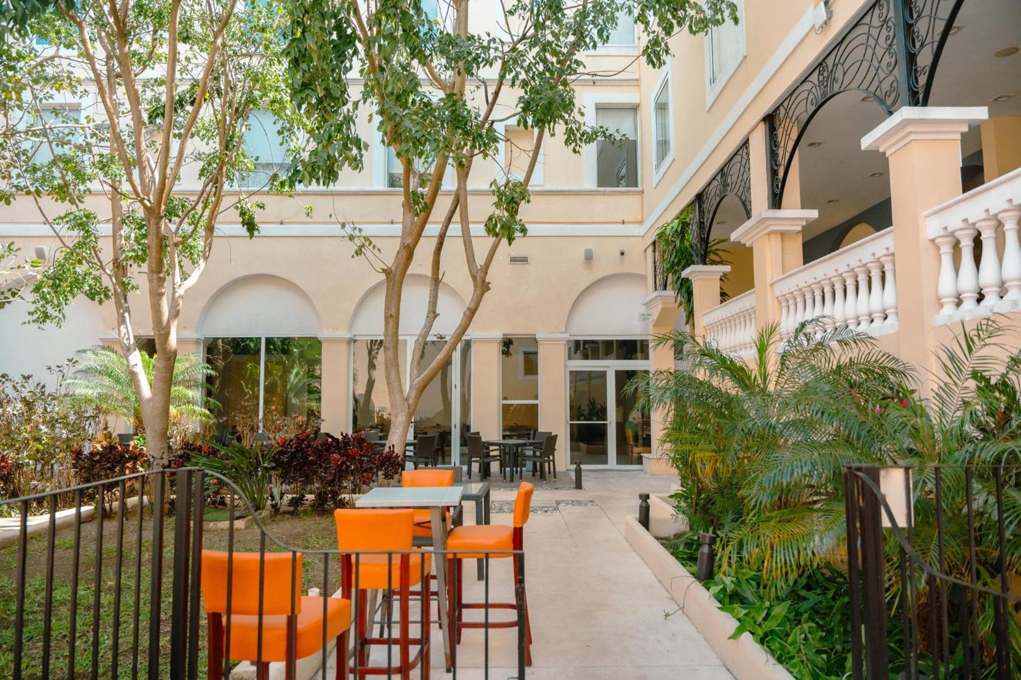 Holiday Inn Express Merida Centro By Ihg Экстерьер фото