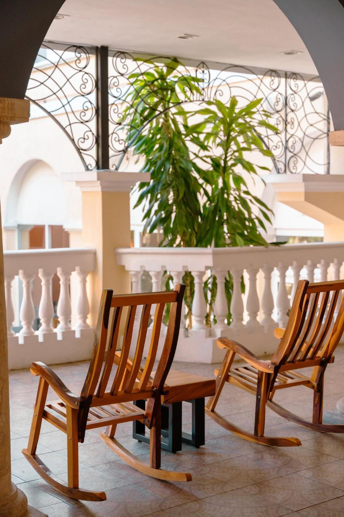 Holiday Inn Express Merida Centro By Ihg Экстерьер фото