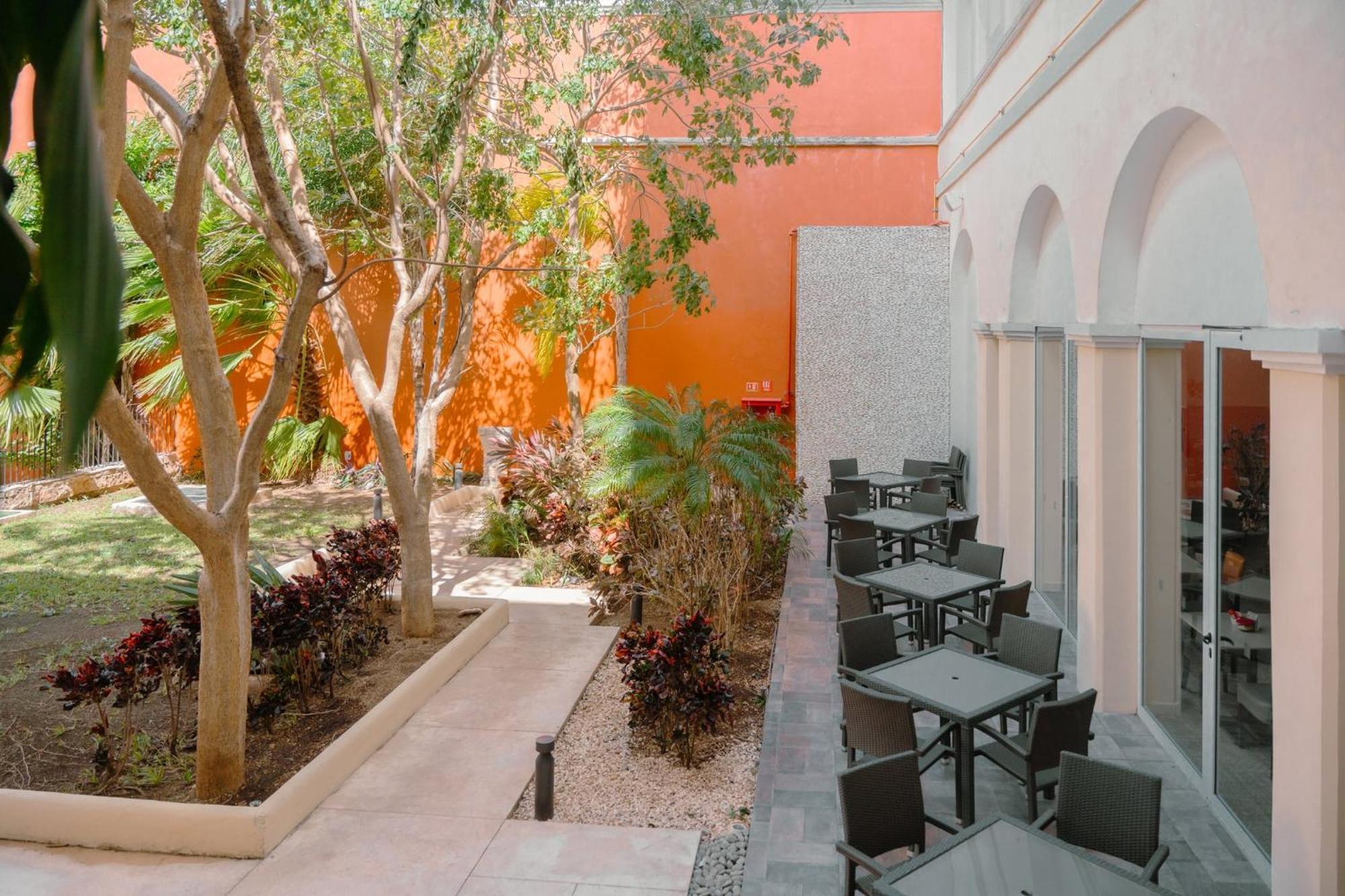Holiday Inn Express Merida Centro By Ihg Экстерьер фото