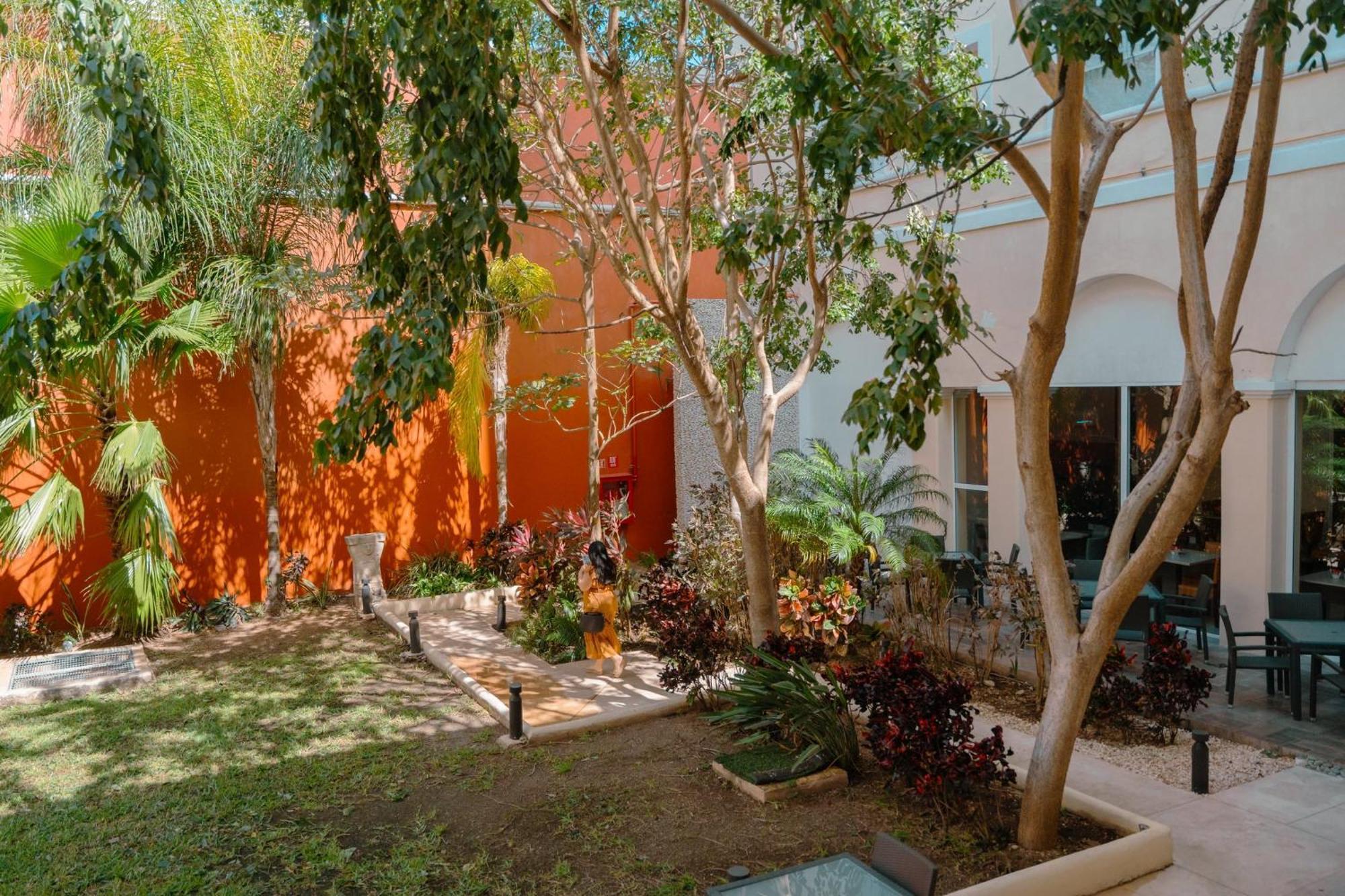 Holiday Inn Express Merida Centro By Ihg Экстерьер фото