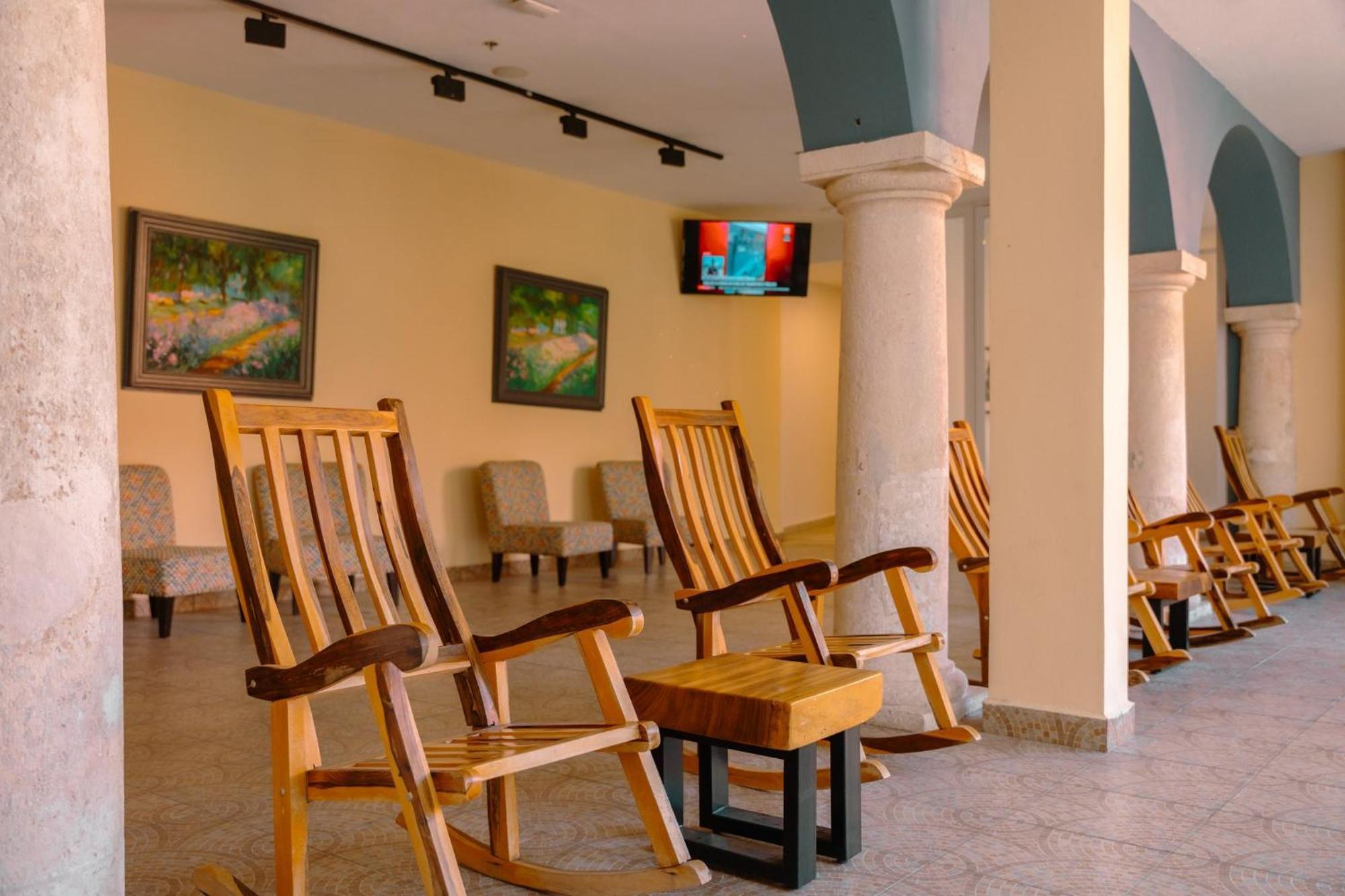 Holiday Inn Express Merida Centro By Ihg Экстерьер фото