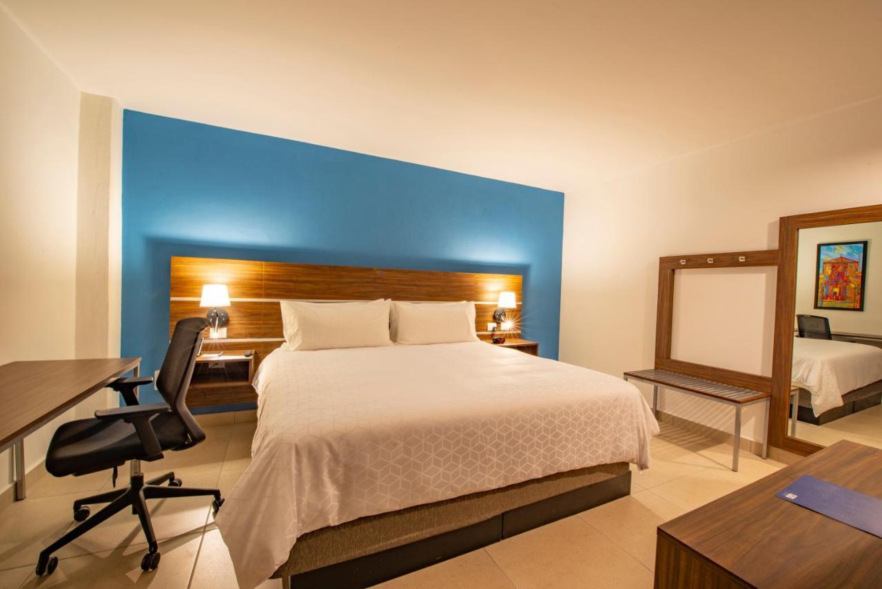 Holiday Inn Express Merida Centro By Ihg Экстерьер фото