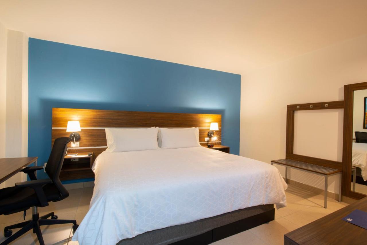 Holiday Inn Express Merida Centro By Ihg Экстерьер фото